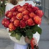 25 красно-желтых роз Боргат 50 см